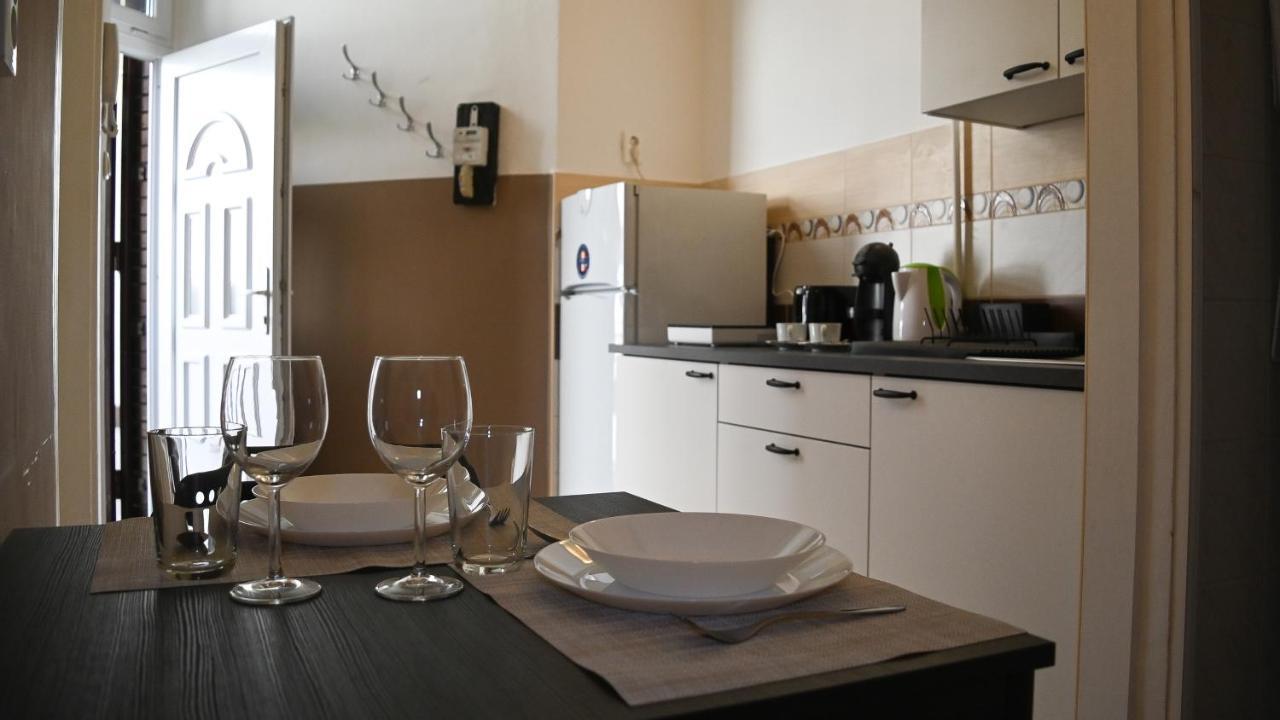 Your Home In Budapest: Cozy, Central & Silent Buitenkant foto